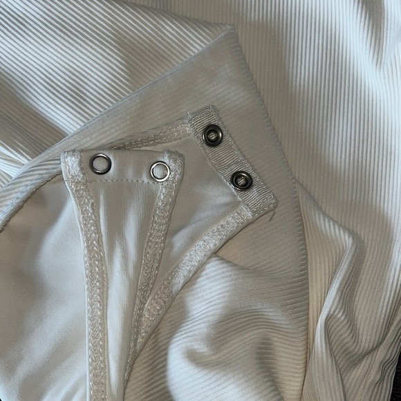 NWT HOUSE OF HARLOW 1960 Cream Off White High Neck Ribbed Bodysuit XS Revolve - Picture 10 of 11